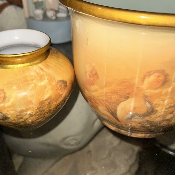 Two set , Cherub Vases - Picture 6 of 9